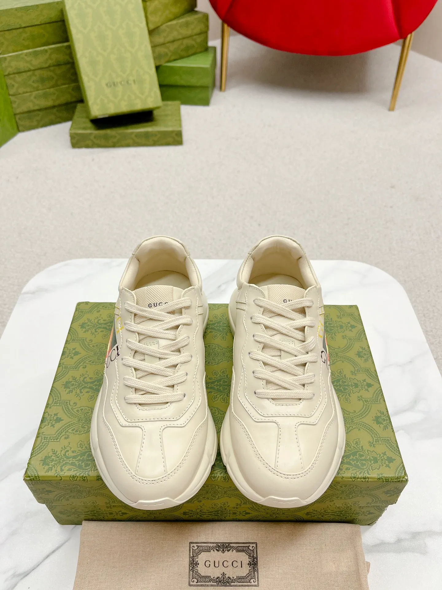 👟👟Ex-factory price 480👟👟Gucci’s top version of couples’ dad shoes series is now available! 🖤 ⚠GG couple’s dad shoes have been very popular in recent years; new colors are updated constantly; new colors are updated, and our home and counters have new ones at the same time. This classic dad shoe is popular among celebrities and Internet celebrities. Anchors and others are sure to plant grass and call ❤ Classic fashion style, distressed leather surface, 5D drawing printing; mixed surface splicing colors, etc... Original customization (off-white eco-friendly cowhide, first layer of cowhide inside), original outsole... Shiny colorful drawings embellish the sides of the shoe body, old color rubbing, package production technology, 1:1 creation / only to make the best shoes. ⚠️ Comes with high-end full package at the counter. …………………………………………………… 👑❥∙Colour: Doraemon model/Mickey Mouse model/Lip model/Donald Duck model/Anchor model/Classic red and green striped logo model/NY letter model/Rainbow letter model/Red ebony cloth model/G letter pink cloth model/North Face joint model/Little Bear model/New blue color model/New orange color model 👑❥∙Size: Women’s model 35-40 Men's 39-44